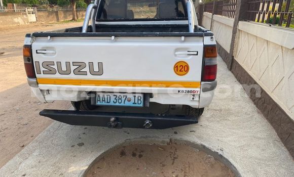 Nunua Ilio tumika Isuzu KB Nyeupe Gari ndani ya Maputo nchini Maputo Nunua Ilio tumika Isuzu KB Nyeupe Gari ndani ya Maputo nchini Maputo