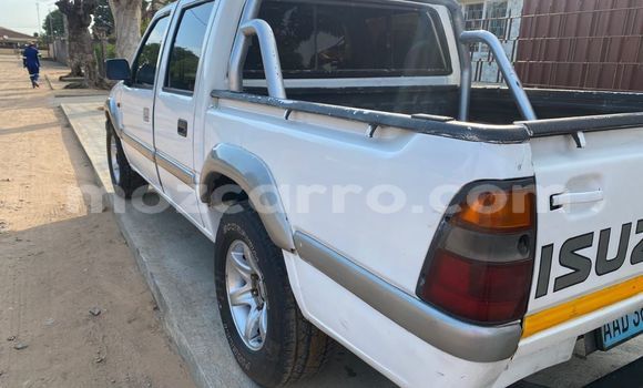 Nunua Ilio tumika Isuzu KB Nyeupe Gari ndani ya Maputo nchini Maputo Nunua Ilio tumika Isuzu KB Nyeupe Gari ndani ya Maputo nchini Maputo