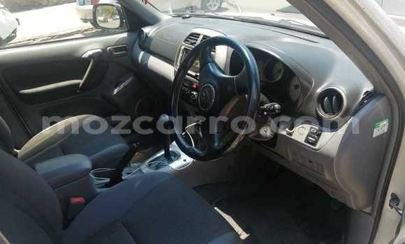 Nunua Ilio tumika Toyota RAV4 Fedha Gari ndani ya Maputo nchini Maputo Nunua Ilio tumika Toyota RAV4 Fedha Gari ndani ya Maputo nchini Maputo