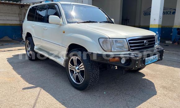 Tenga Tsaru Toyota Land Cruiser Chena Mota in Mocambique in Nampula