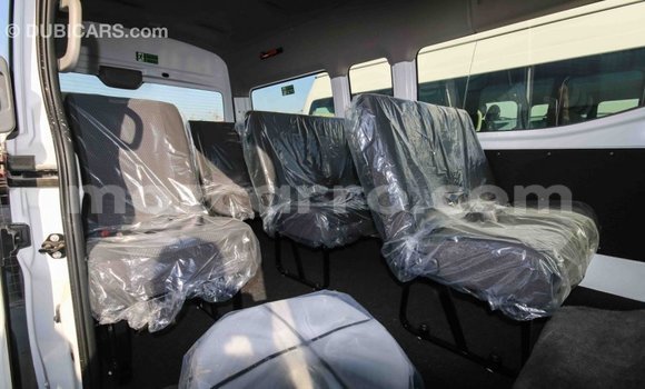 Comprar Importar Nissan 350Z Branco Carro em Import - Dubai em Cabo Delgado Comprar Importar Nissan 350Z Branco Carro em Import - Dubai em Cabo Delgado