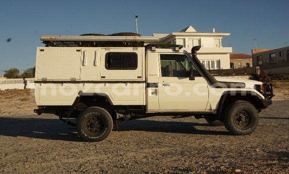 Comprar Usado Toyota Land Cruiser Branco Carro em Maputo em Maputo
