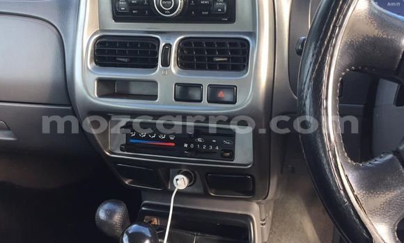 Nunua Ilio tumika Nissan Hardbody Nyeupe Gari ndani ya Maputo nchini Maputo Nunua Ilio tumika Nissan Hardbody Nyeupe Gari ndani ya Maputo nchini Maputo
