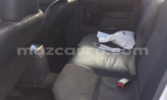 Nunua Ilio tumika Nissan Hardbody Nyeupe Gari ndani ya Maputo nchini Maputo Nunua Ilio tumika Nissan Hardbody Nyeupe Gari ndani ya Maputo nchini Maputo