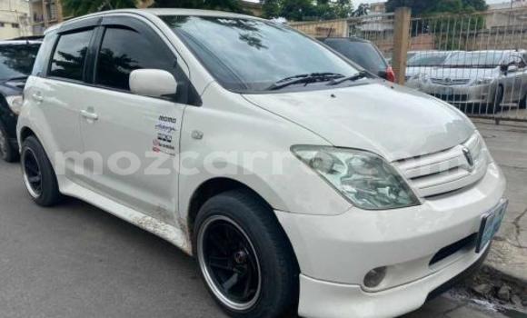 Buy Used Toyota IST White Car in Maputo in Maputo