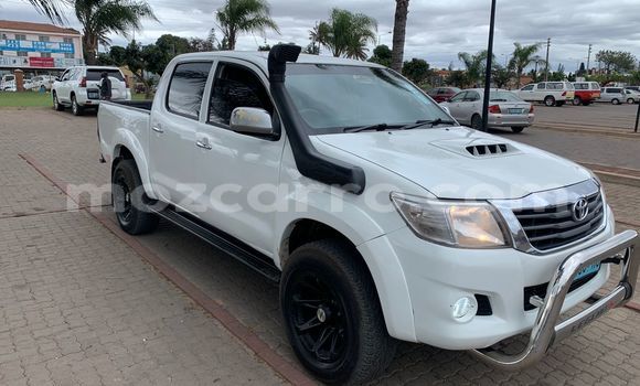 Nunua Ilio tumika Toyota Hilux Nyeupe Gari ndani ya Mocambique nchini Nampula Nunua Ilio tumika Toyota Hilux Nyeupe Gari ndani ya Mocambique nchini Nampula