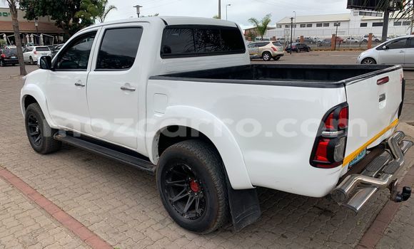 Nunua Ilio tumika Toyota Hilux Nyeupe Gari ndani ya Mocambique nchini Nampula Nunua Ilio tumika Toyota Hilux Nyeupe Gari ndani ya Mocambique nchini Nampula