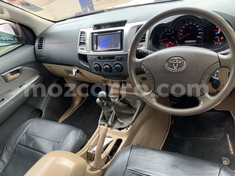 Big with watermark toyota hilux nampula mocambique 11831