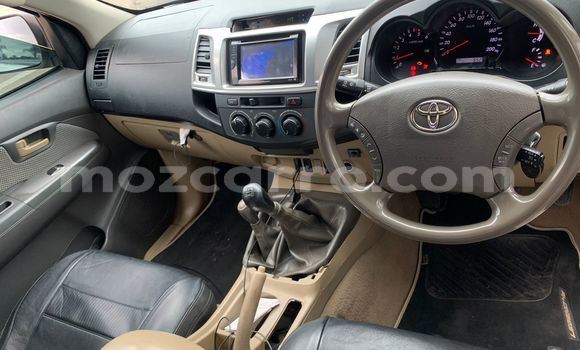 Nunua Ilio tumika Toyota Hilux Nyeupe Gari ndani ya Mocambique nchini Nampula Nunua Ilio tumika Toyota Hilux Nyeupe Gari ndani ya Mocambique nchini Nampula