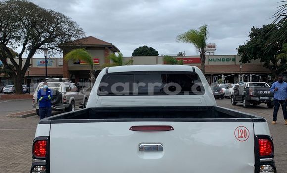 Nunua Ilio tumika Toyota Hilux Nyeupe Gari ndani ya Mocambique nchini Nampula Nunua Ilio tumika Toyota Hilux Nyeupe Gari ndani ya Mocambique nchini Nampula