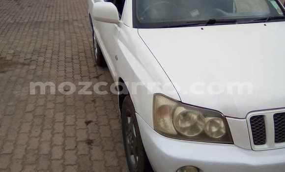 Nunua Ilio tumika Toyota Kluger Nyeupe Gari ndani ya Maputo nchini Maputo