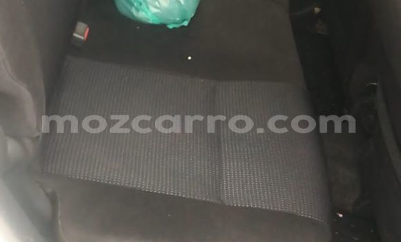 Nunua Ilio tumika Toyota Kluger Nyeupe Gari ndani ya Maputo nchini Maputo Nunua Ilio tumika Toyota Kluger Nyeupe Gari ndani ya Maputo nchini Maputo