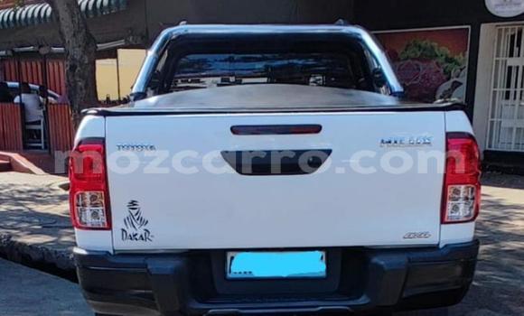 Nunua Ilio tumika Toyota Hilux Nyeupe Gari ndani ya Maputo nchini Maputo Nunua Ilio tumika Toyota Hilux Nyeupe Gari ndani ya Maputo nchini Maputo