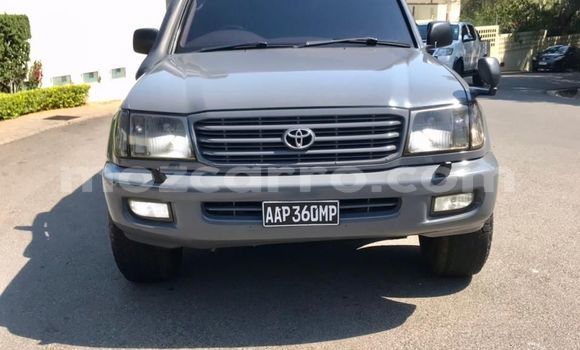 Comprar Usado Toyota Land Cruiser Prata Carro em Maputo em Maputo
