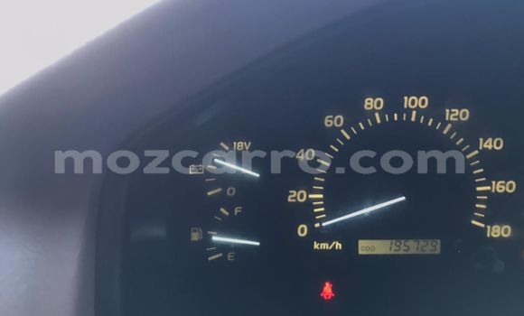 Nunua Ilio tumika Toyota Land Cruiser Fedha Gari ndani ya Maputo nchini Maputo Nunua Ilio tumika Toyota Land Cruiser Fedha Gari ndani ya Maputo nchini Maputo