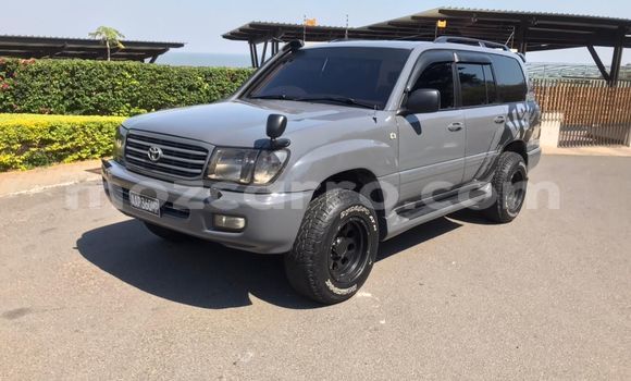 Nunua Ilio tumika Toyota Land Cruiser Fedha Gari ndani ya Maputo nchini Maputo Nunua Ilio tumika Toyota Land Cruiser Fedha Gari ndani ya Maputo nchini Maputo