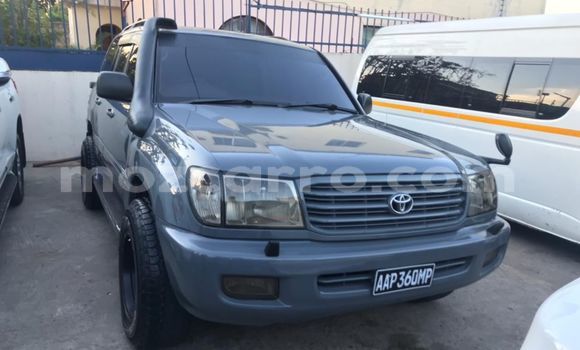 Nunua Ilio tumika Toyota Land Cruiser Fedha Gari ndani ya Maputo nchini Maputo Nunua Ilio tumika Toyota Land Cruiser Fedha Gari ndani ya Maputo nchini Maputo
