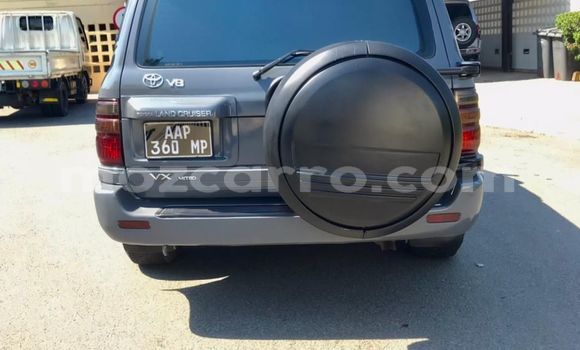 Nunua Ilio tumika Toyota Land Cruiser Fedha Gari ndani ya Maputo nchini Maputo Nunua Ilio tumika Toyota Land Cruiser Fedha Gari ndani ya Maputo nchini Maputo