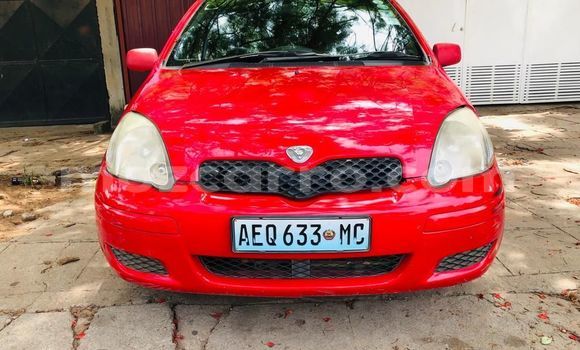 Nunua Ilio tumika Toyota Vitz Nyekundu Gari ndani ya Maputo nchini Maputo