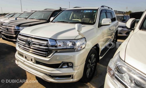 Comprar Importar Toyota Land Cruiser Branco Carro em Import - Dubai em Cabo Delgado Comprar Importar Toyota Land Cruiser Branco Carro em Import - Dubai em Cabo Delgado