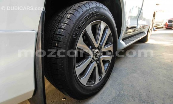 Comprar Importar Toyota Land Cruiser Branco Carro em Import - Dubai em Cabo Delgado Comprar Importar Toyota Land Cruiser Branco Carro em Import - Dubai em Cabo Delgado