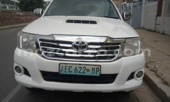 Comprar Usado Toyota Hilux Branco Carro em Maputo em Maputo Comprar Usado Toyota Hilux Branco Carro em Maputo em Maputo