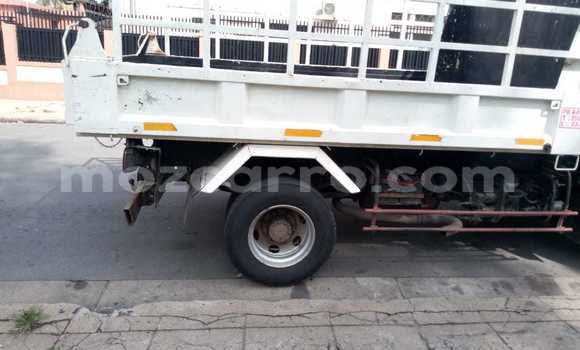 Buy Used Toyota Hilux White Car in Maputo in Maputo Buy Used Toyota Hilux White Car in Maputo in Maputo