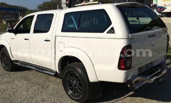 Nunua Ilio tumika Toyota Hilux Nyeupe Gari ndani ya Maputo nchini Maputo Nunua Ilio tumika Toyota Hilux Nyeupe Gari ndani ya Maputo nchini Maputo