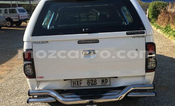 Nunua Ilio tumika Toyota Hilux Nyeupe Gari ndani ya Maputo nchini Maputo Nunua Ilio tumika Toyota Hilux Nyeupe Gari ndani ya Maputo nchini Maputo