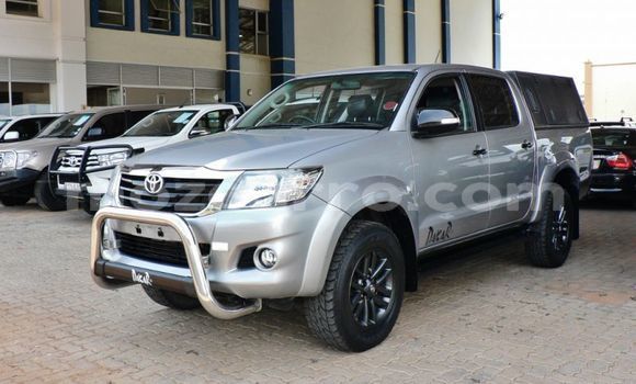 Nunua Ilio tumika Toyota Hilux Fedha Gari ndani ya Maputo nchini Maputo Nunua Ilio tumika Toyota Hilux Fedha Gari ndani ya Maputo nchini Maputo