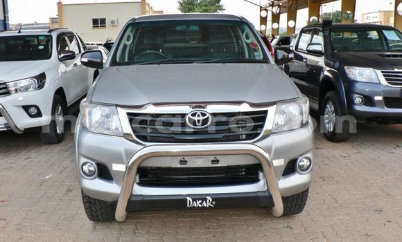 Nunua Ilio tumika Toyota Hilux Fedha Gari ndani ya Maputo nchini Maputo Nunua Ilio tumika Toyota Hilux Fedha Gari ndani ya Maputo nchini Maputo