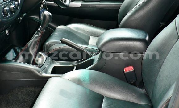 Nunua Ilio tumika Toyota Hilux Fedha Gari ndani ya Maputo nchini Maputo Nunua Ilio tumika Toyota Hilux Fedha Gari ndani ya Maputo nchini Maputo