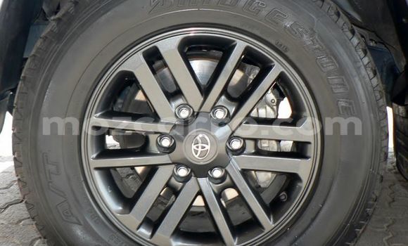 Nunua Ilio tumika Toyota Hilux Fedha Gari ndani ya Maputo nchini Maputo Nunua Ilio tumika Toyota Hilux Fedha Gari ndani ya Maputo nchini Maputo