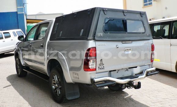 Nunua Ilio tumika Toyota Hilux Fedha Gari ndani ya Maputo nchini Maputo Nunua Ilio tumika Toyota Hilux Fedha Gari ndani ya Maputo nchini Maputo