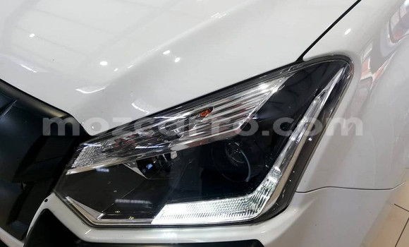 Comprar Usado Isuzu KB Branco Carro em Maputo em Maputo Comprar Usado Isuzu KB Branco Carro em Maputo em Maputo