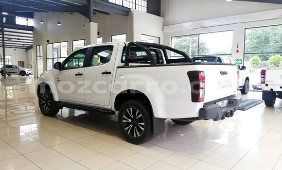 Comprar Usado Isuzu KB Branco Carro em Maputo em Maputo Comprar Usado Isuzu KB Branco Carro em Maputo em Maputo