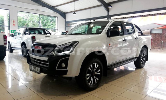 Comprar Usado Isuzu KB Branco Carro em Maputo em Maputo Comprar Usado Isuzu KB Branco Carro em Maputo em Maputo