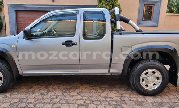 Nunua Ilio tumika Isuzu KB Fedha Gari ndani ya Maputo nchini Maputo Nunua Ilio tumika Isuzu KB Fedha Gari ndani ya Maputo nchini Maputo