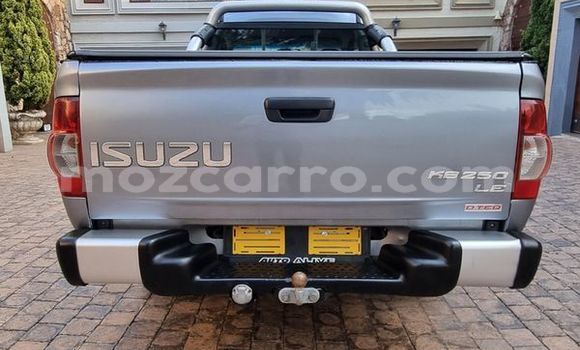 Nunua Ilio tumika Isuzu KB Fedha Gari ndani ya Maputo nchini Maputo Nunua Ilio tumika Isuzu KB Fedha Gari ndani ya Maputo nchini Maputo