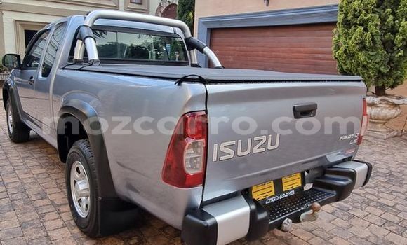Nunua Ilio tumika Isuzu KB Fedha Gari ndani ya Maputo nchini Maputo Nunua Ilio tumika Isuzu KB Fedha Gari ndani ya Maputo nchini Maputo
