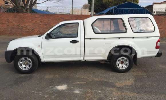 Comprar Usado Isuzu KB Branco Carro em Maputo em Maputo Comprar Usado Isuzu KB Branco Carro em Maputo em Maputo