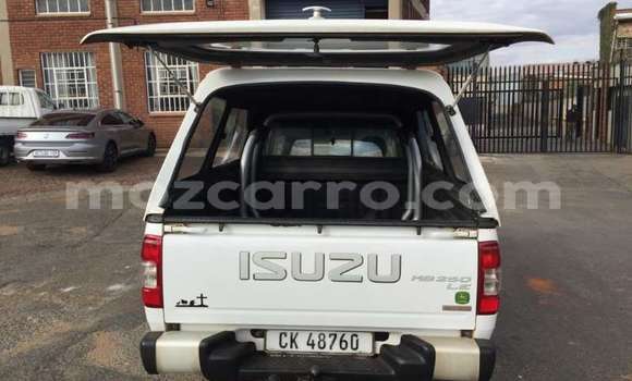 Comprar Usado Isuzu KB Branco Carro em Maputo em Maputo Comprar Usado Isuzu KB Branco Carro em Maputo em Maputo