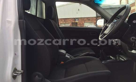 Comprar Usado Isuzu KB Branco Carro em Maputo em Maputo Comprar Usado Isuzu KB Branco Carro em Maputo em Maputo