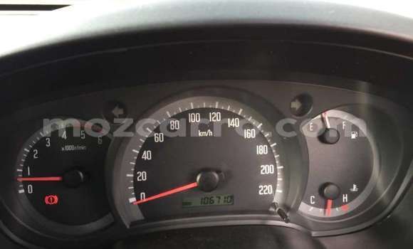 Comprar Usado Isuzu KB Branco Carro em Maputo em Maputo Comprar Usado Isuzu KB Branco Carro em Maputo em Maputo