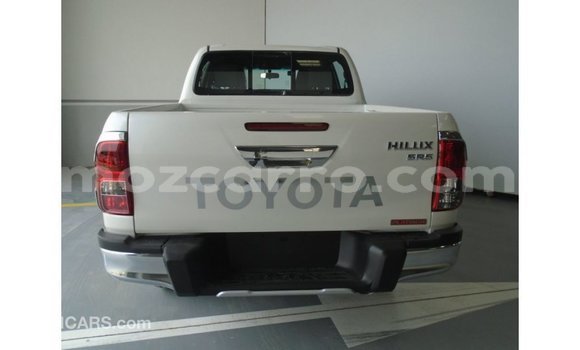 Comprar Importar Toyota Hilux Branco Carro em Import - Dubai em Cabo Delgado Comprar Importar Toyota Hilux Branco Carro em Import - Dubai em Cabo Delgado