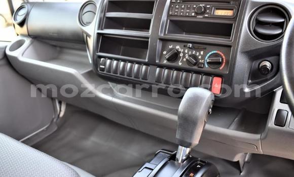 Buy Used Hino 300 Series White Truck in Manica in Manica Buy Used Hino 300 Series White Truck in Manica in Manica