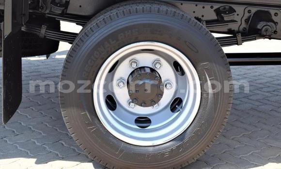 Buy Used Hino 300 Series White Truck in Manica in Manica Buy Used Hino 300 Series White Truck in Manica in Manica