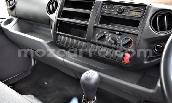 Tenga Tsaru Hino 300 Series Chena Rori in Manica in Manica Tenga Tsaru Hino 300 Series Chena Rori in Manica in Manica