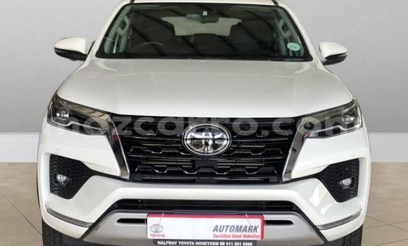 Comprar Usado Toyota Fortuner Branco Carro em Xai-Xai em Gaza Comprar Usado Toyota Fortuner Branco Carro em Xai-Xai em Gaza