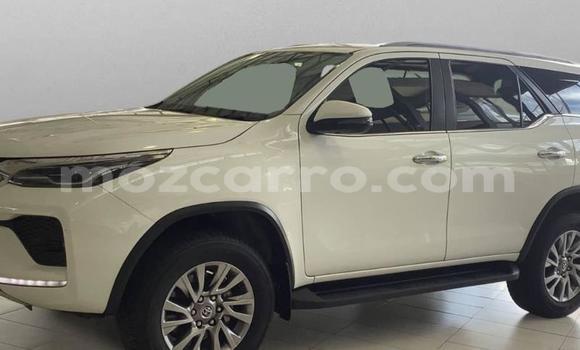 Comprar Usado Toyota Fortuner Branco Carro em Xai-Xai em Gaza Comprar Usado Toyota Fortuner Branco Carro em Xai-Xai em Gaza
